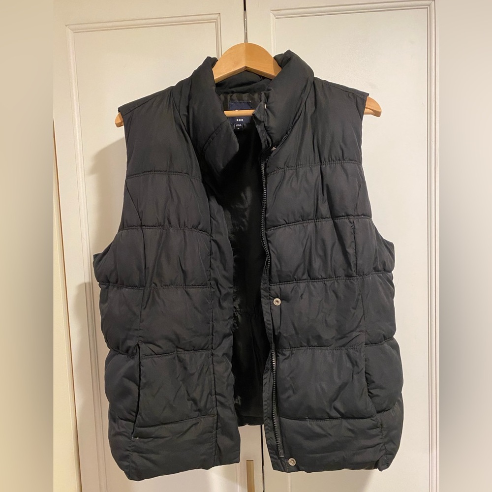 Black puffer vest